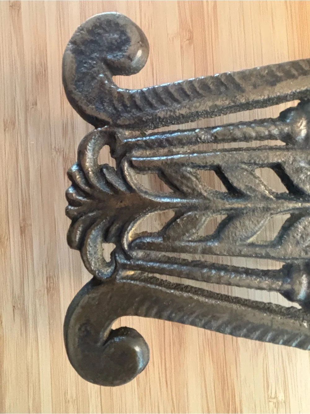 Antique-Style Cast Iron Wall Hook in Aged Bronze Broom and Wheat